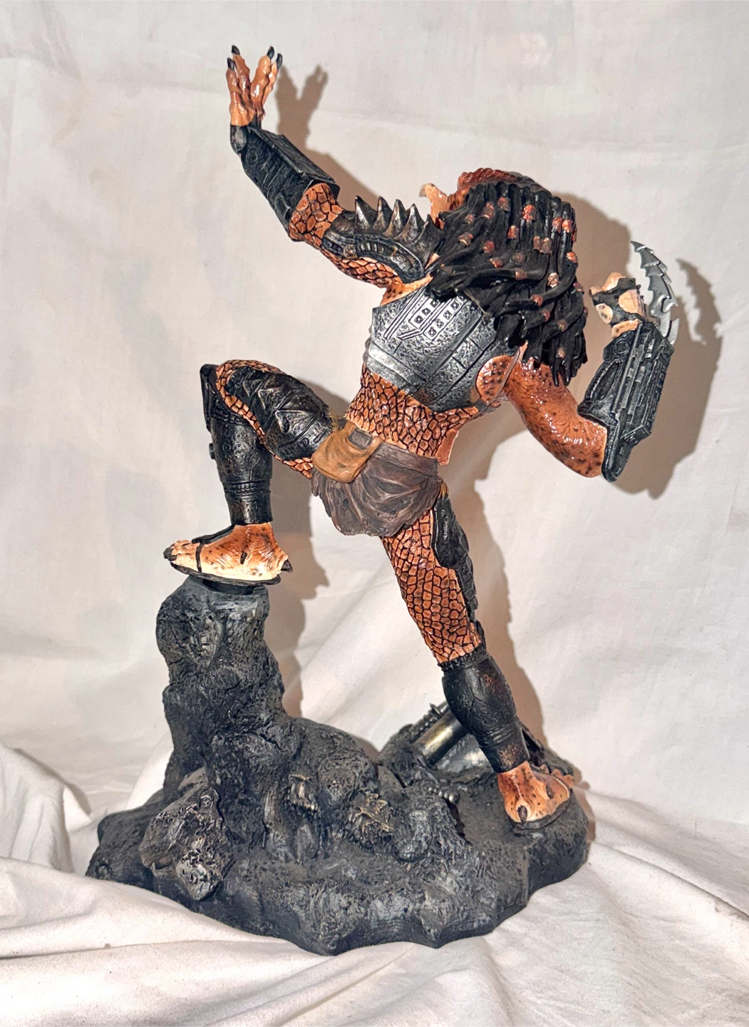 Palisades Predator AVP Collectible Statue - photo 5