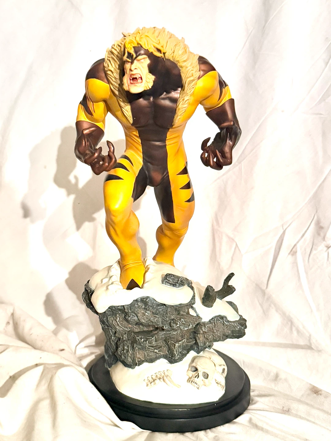 Bowen Designs Marvel Sabretooth Full Size Statue - photo 2