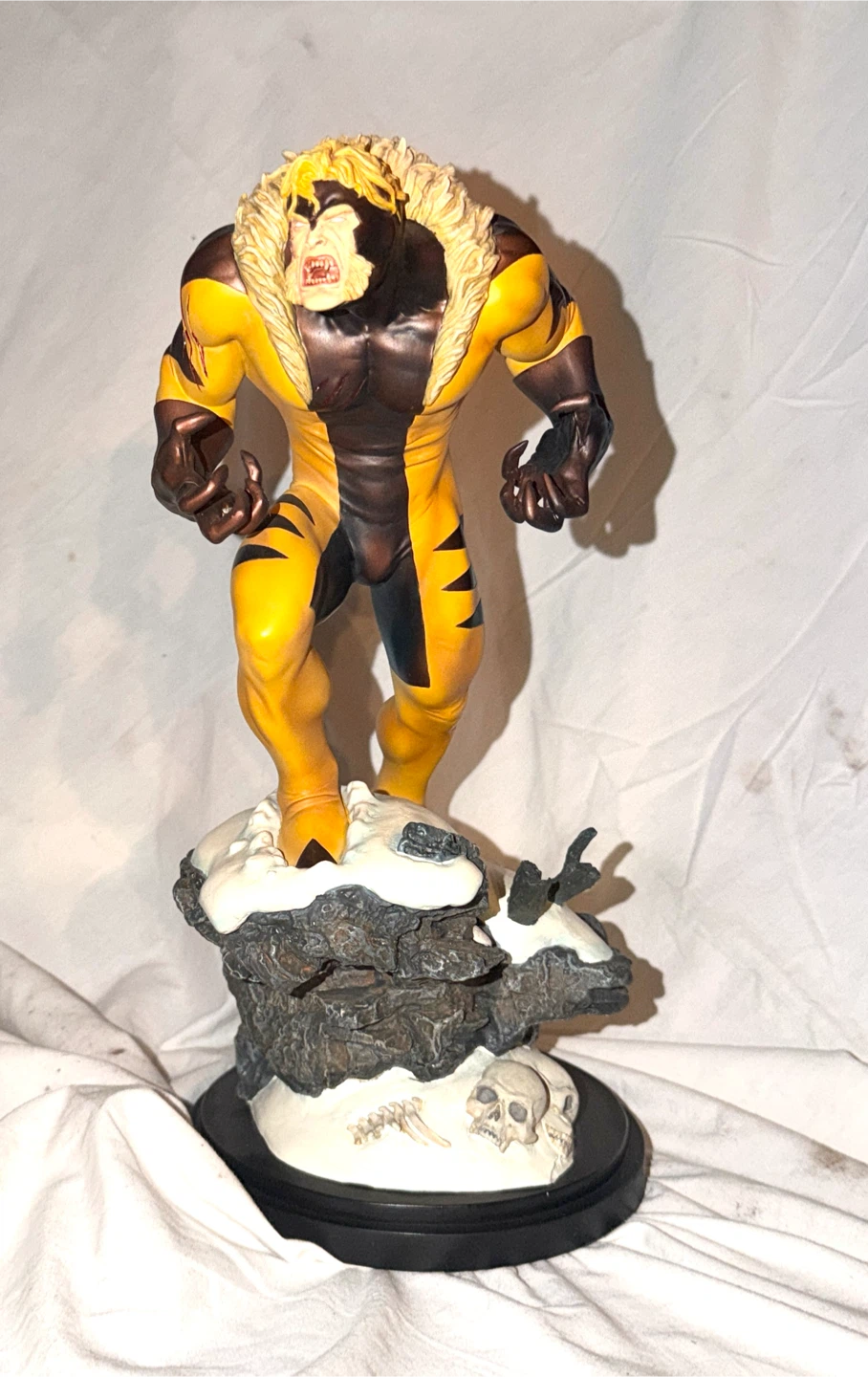 Bowen Designs Marvel Sabretooth Full Size Statue - photo 3