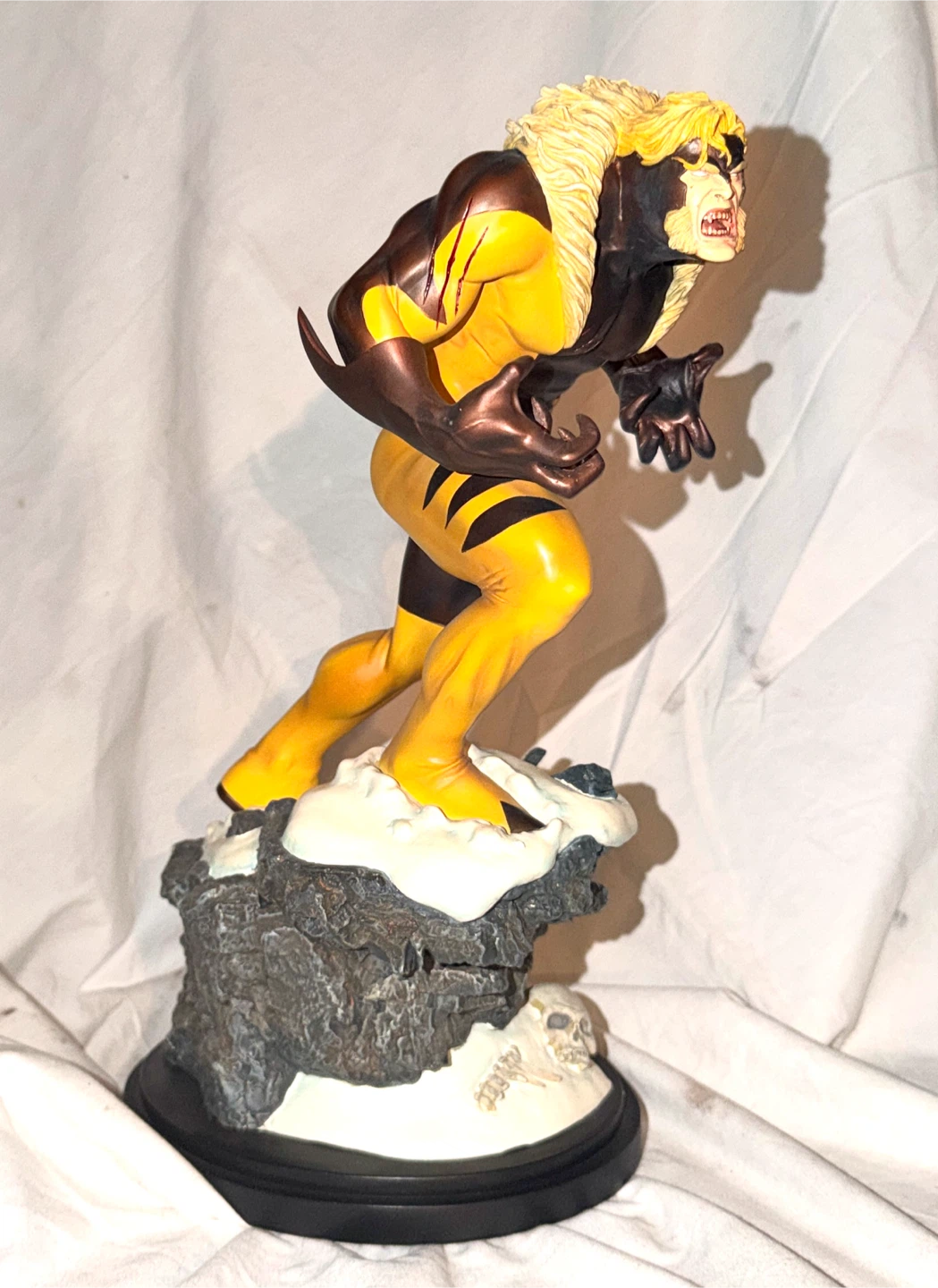 Bowen Designs Marvel Sabretooth Full Size Statue - photo 4