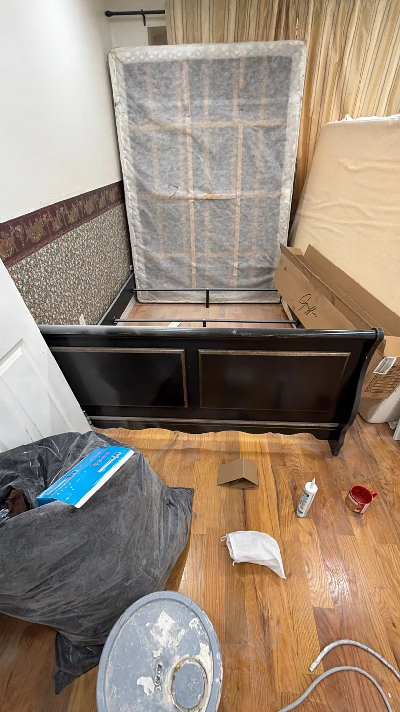A queen size bed with Black Sleigh Bed frame - photo 2