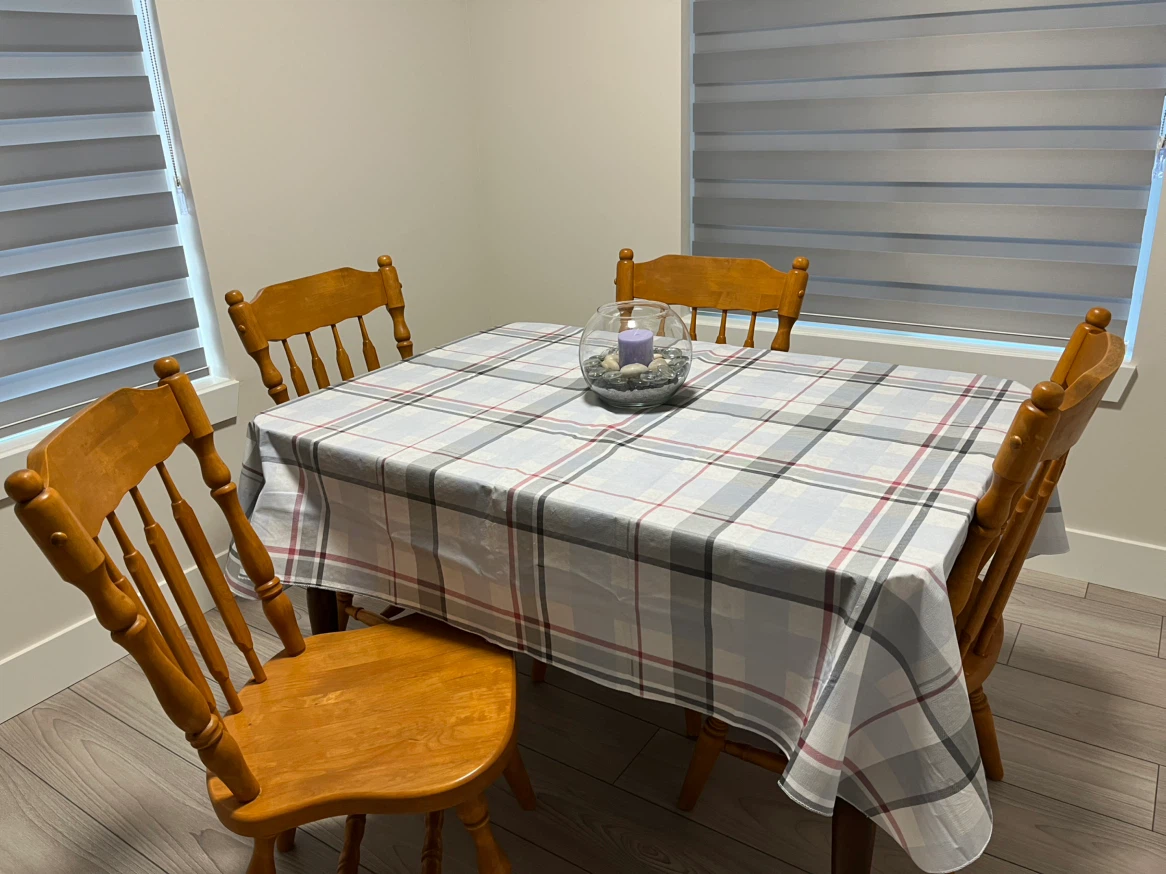 Table with four chairs 🏈