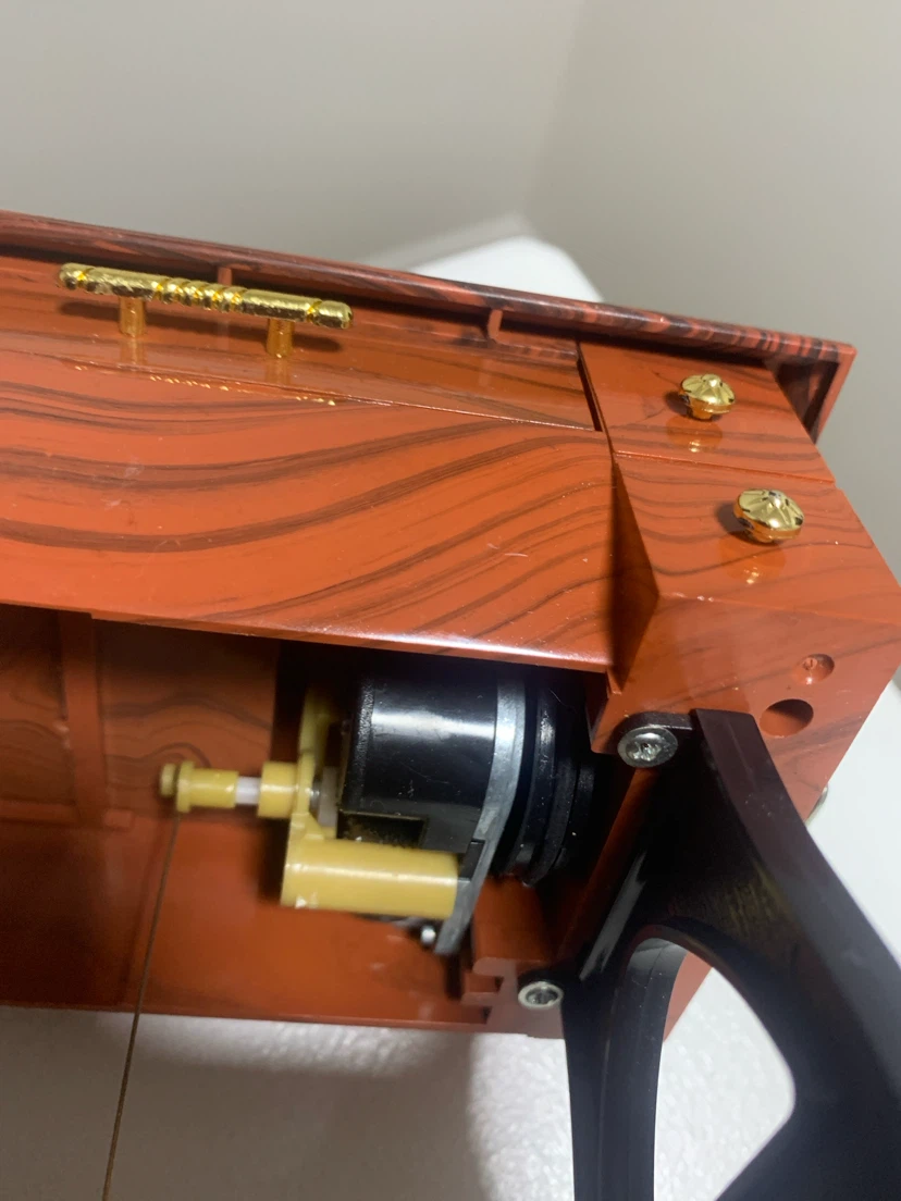 Vintage Style Sewing Machine Music Box - photo 3