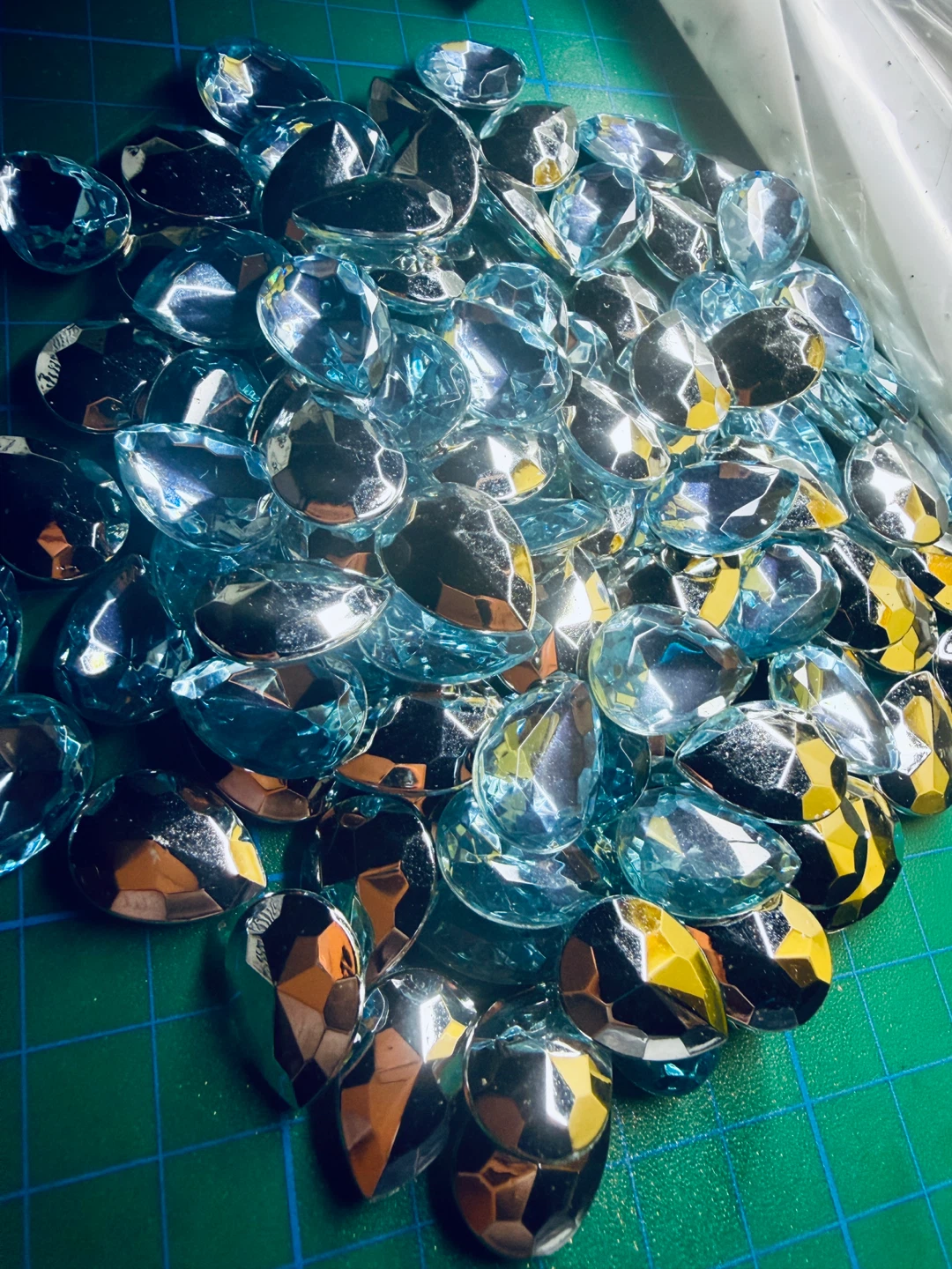 🏈( 100)Vintage W. Germany Lit Sapphire  Acrylic  PearsGems