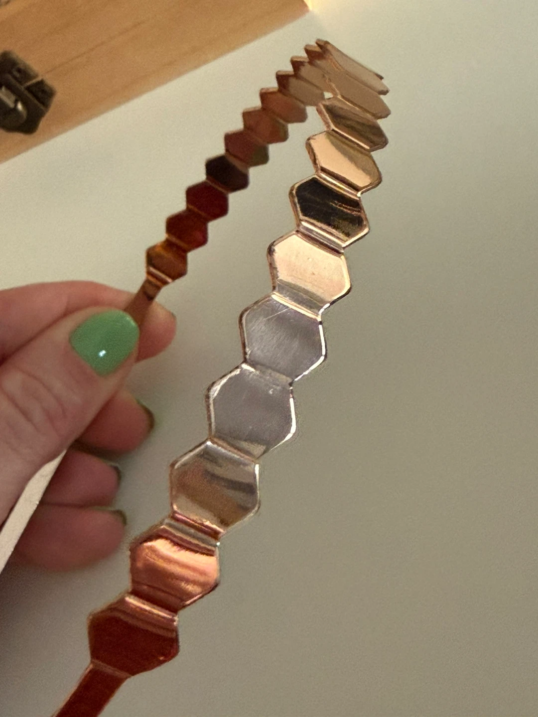 🏈Rose gold hexagon pattern metal headband - photo 2