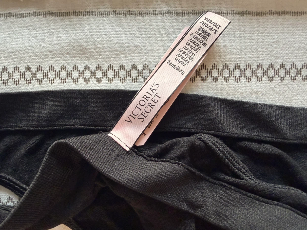 🏈NWT Victoria's Secret Black Thong - photo 4