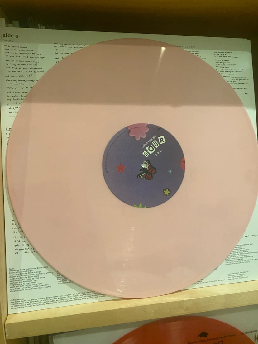Olivia Rodrigo SOUR Indie Exclusive Baby Pink Vinyl 🏈 - photo 3