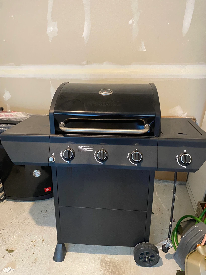 Nexgrill 3-Burner Gas Grill + side burner with Cover