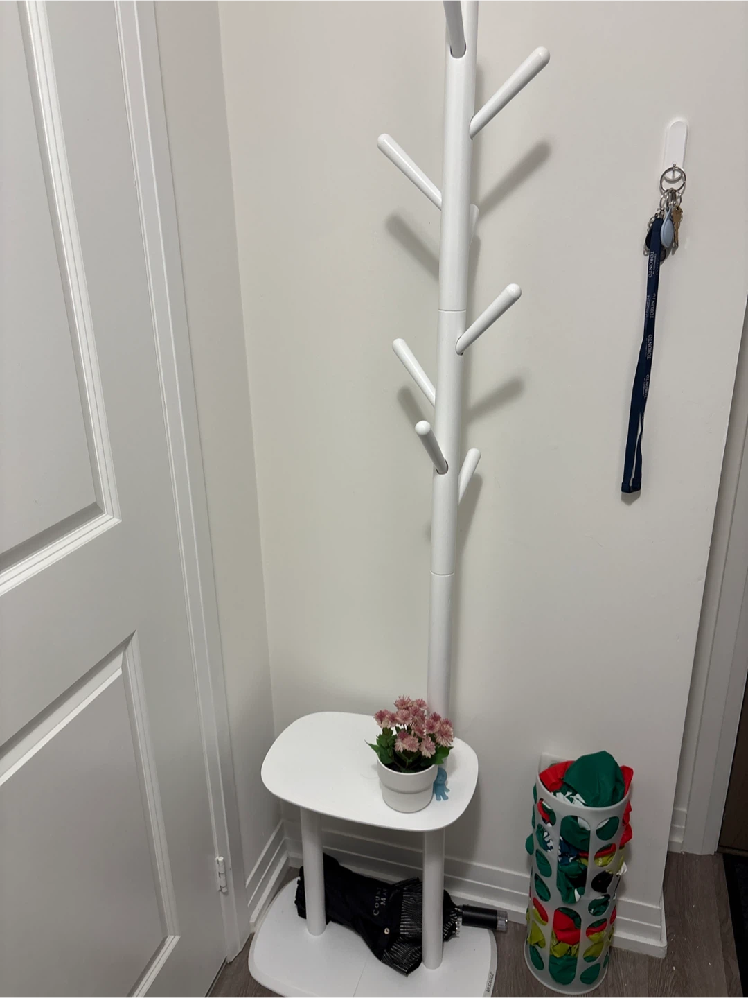 White Coat Rack with Side Table