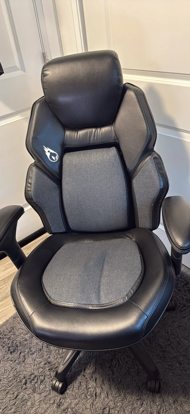Ergonomic Gaming Chair – Black & Grey | Excellent Condition - photo 3
