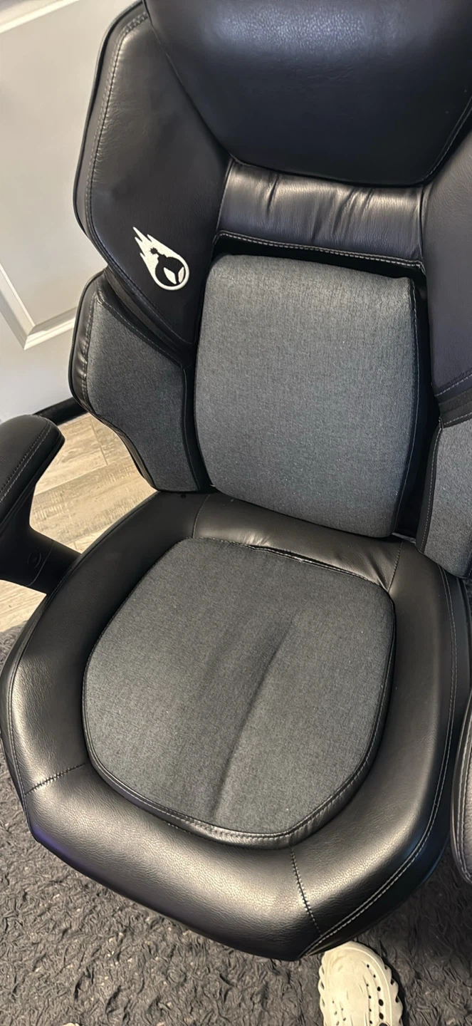 Ergonomic Gaming Chair – Black & Grey | Excellent Condition - photo 4
