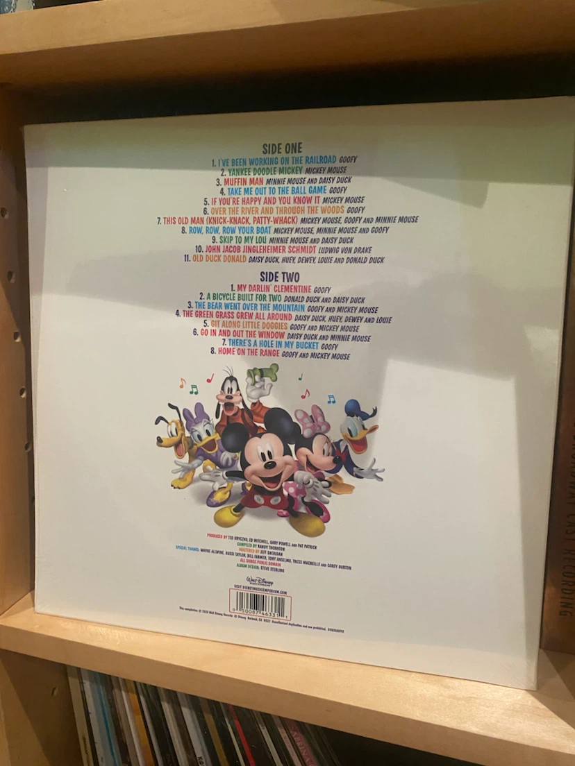 🏈 Disney Children's Favorites with Mickey and Pals Vinyl - photo 2