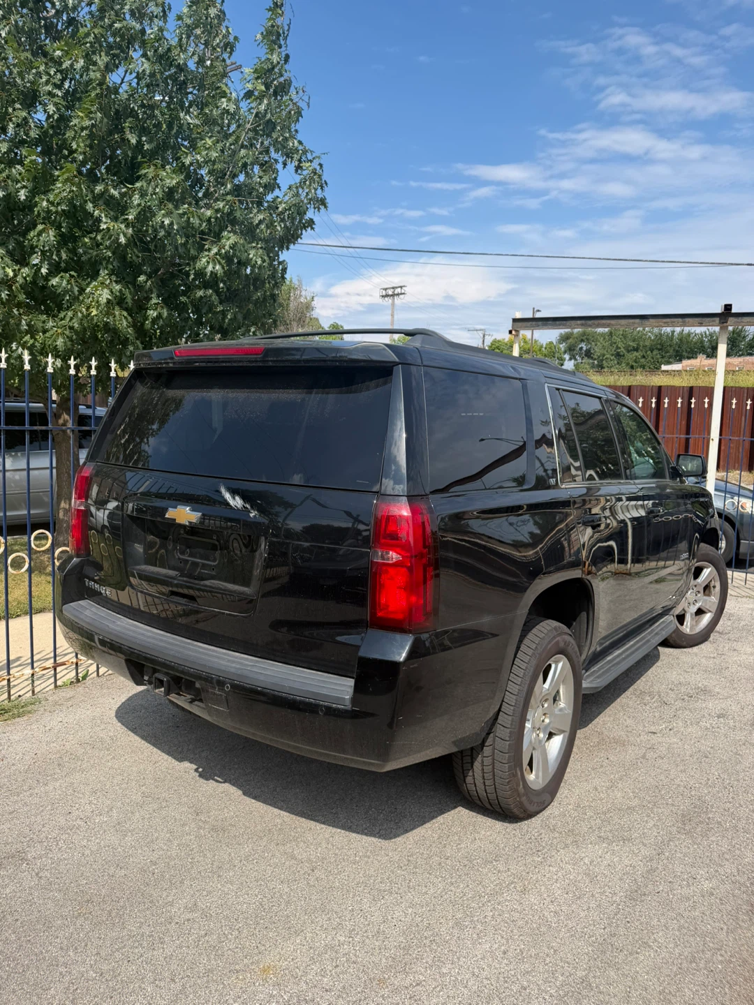 2016 Chevrolet Tahoe LT - photo 2
