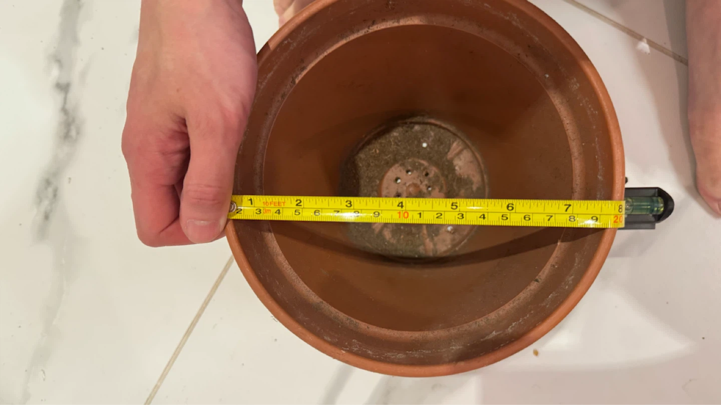 Terracotta plant pot - photo 3