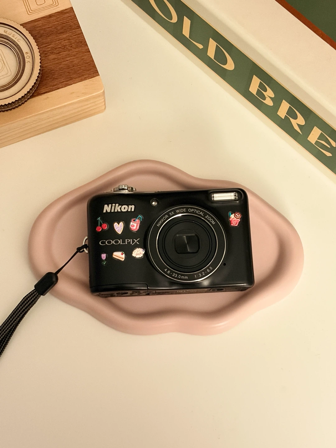 Nikon Coolpix L32 Digital Camera