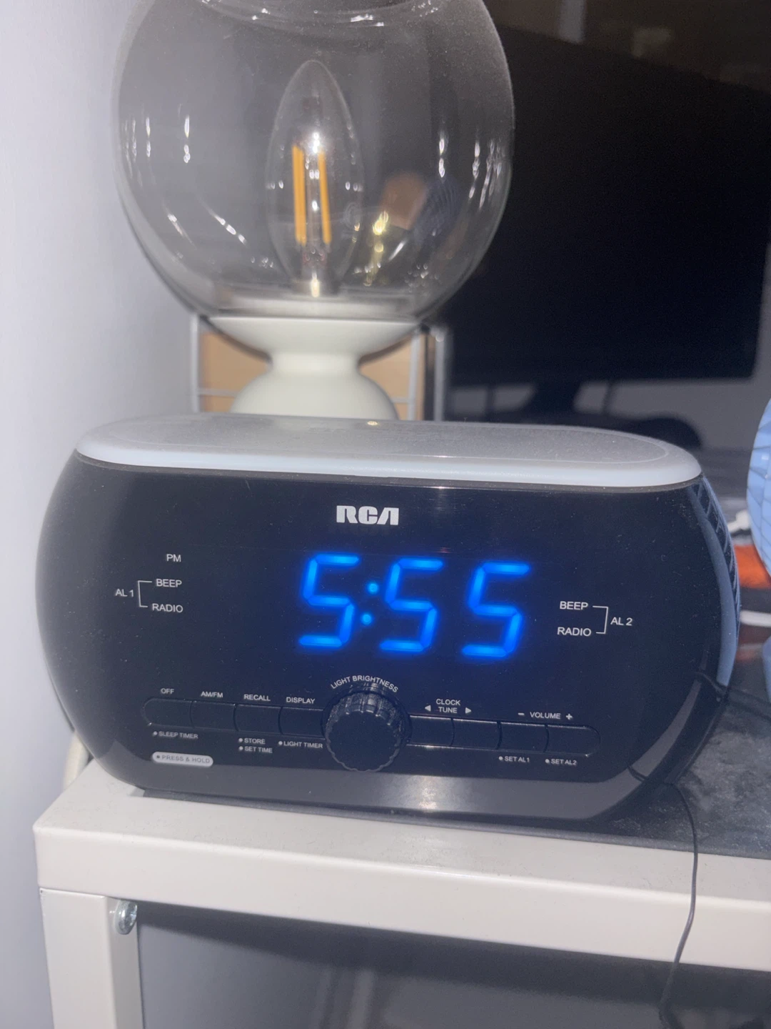 🏈 RCA Soft Light Clock Radio RC220