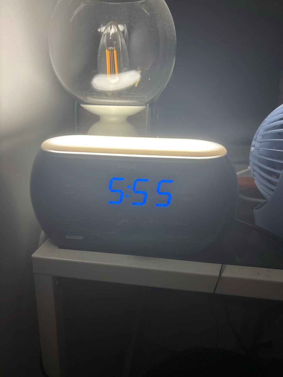 🏈 RCA Soft Light Clock Radio RC220 - photo 2