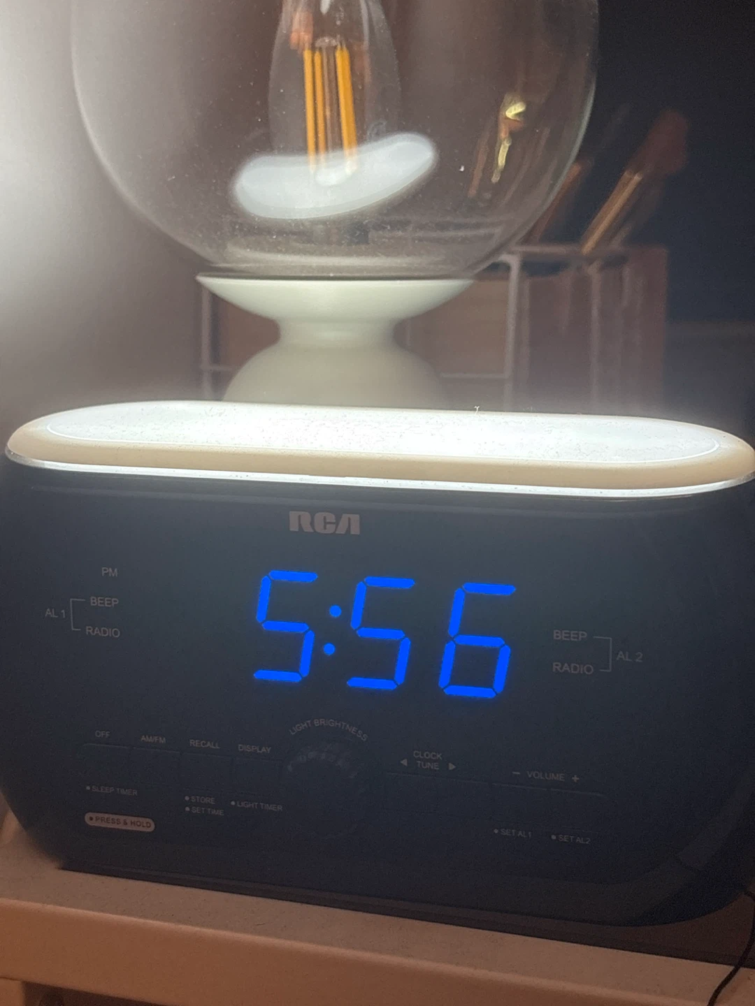 🏈 RCA Soft Light Clock Radio RC220 - photo 3