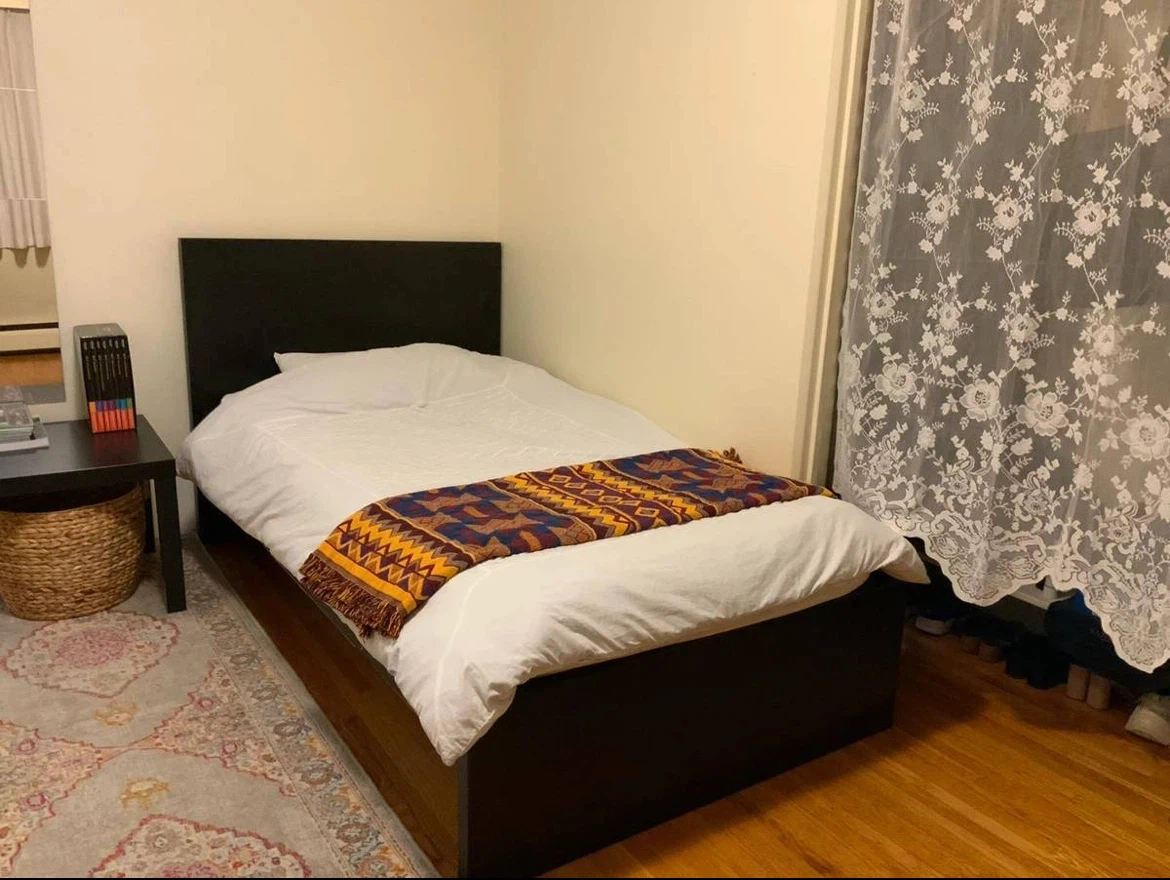 Ikea MALM Twin Bed frame (dark brown/Luröy) + Ikea Mattress