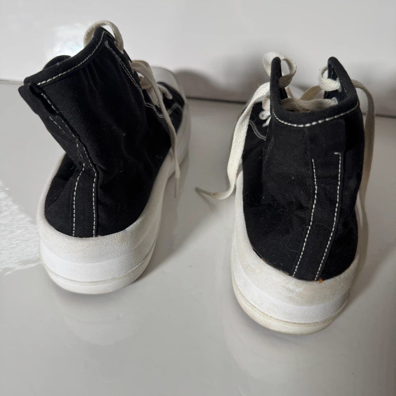 Black and white canvas high top sneakers Size 7 - photo 2