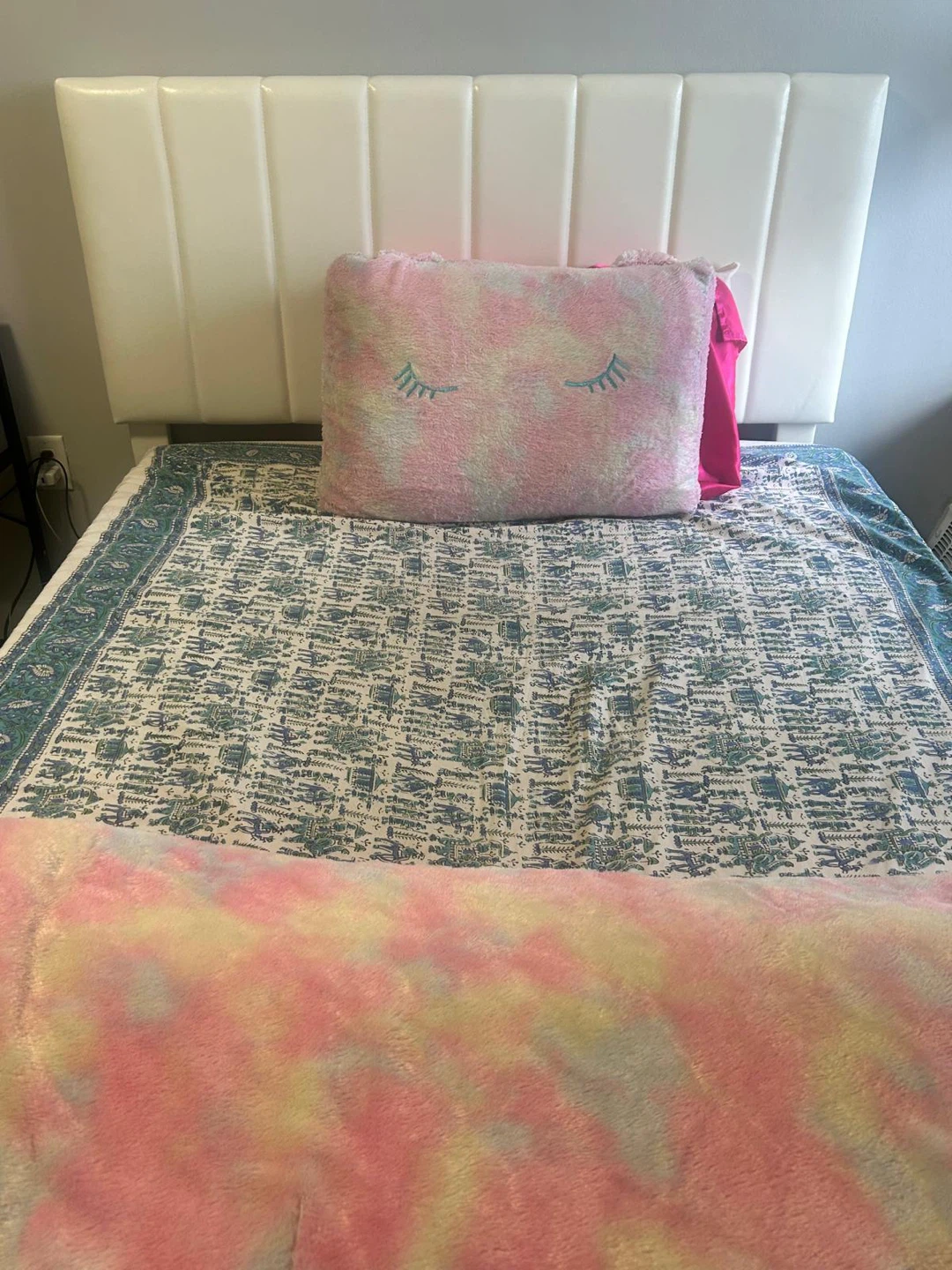 White bed frame with headboard - photo 3