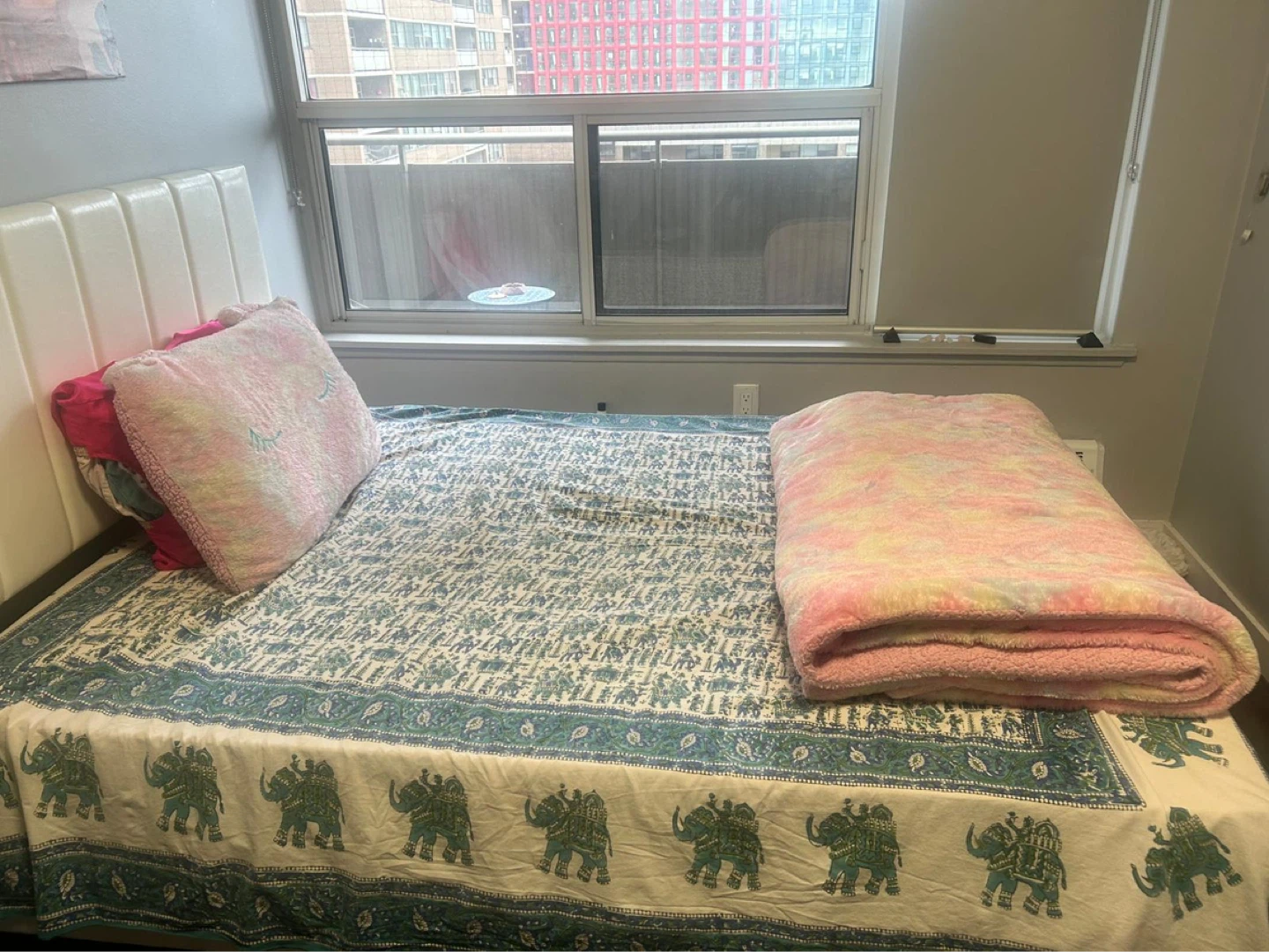 White bed frame with headboard - photo 4