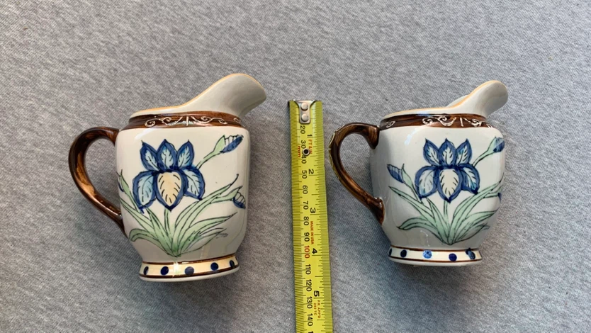 Set of Two Ceramic Creamer Pitchers with Floral Motif 🏈