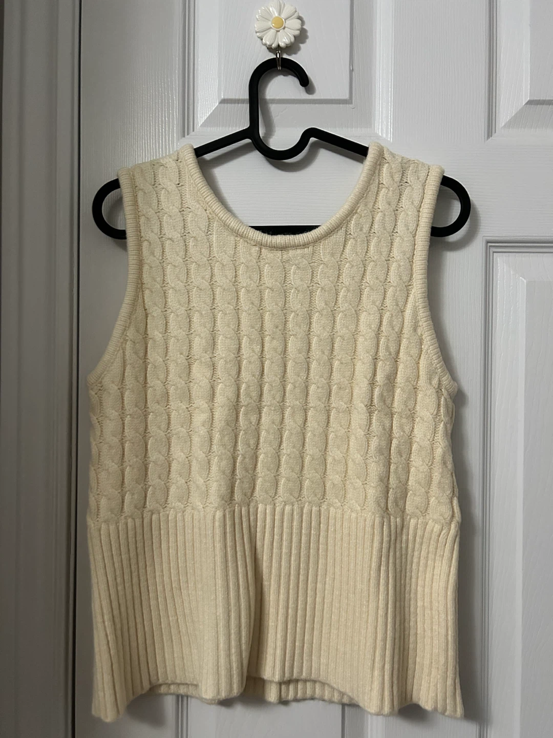 Cream cable knit sweater vest - photo 2