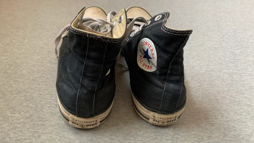 Converse Women’s 10.5 Black High Tops 🏈 - photo 2