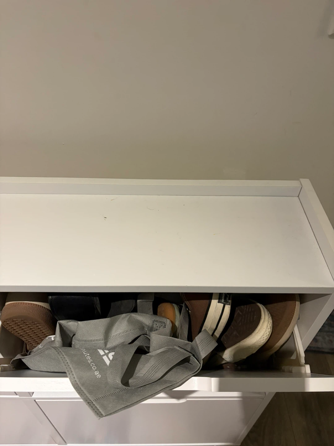 White 4-Compartment Shoe Cabinet - photo 3