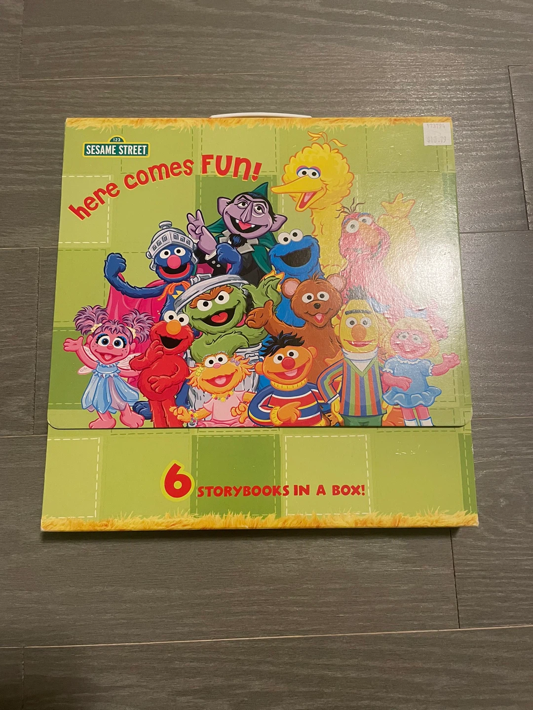 🏈Sesame Street Here Comes Fun! 6 Storybook Box Set