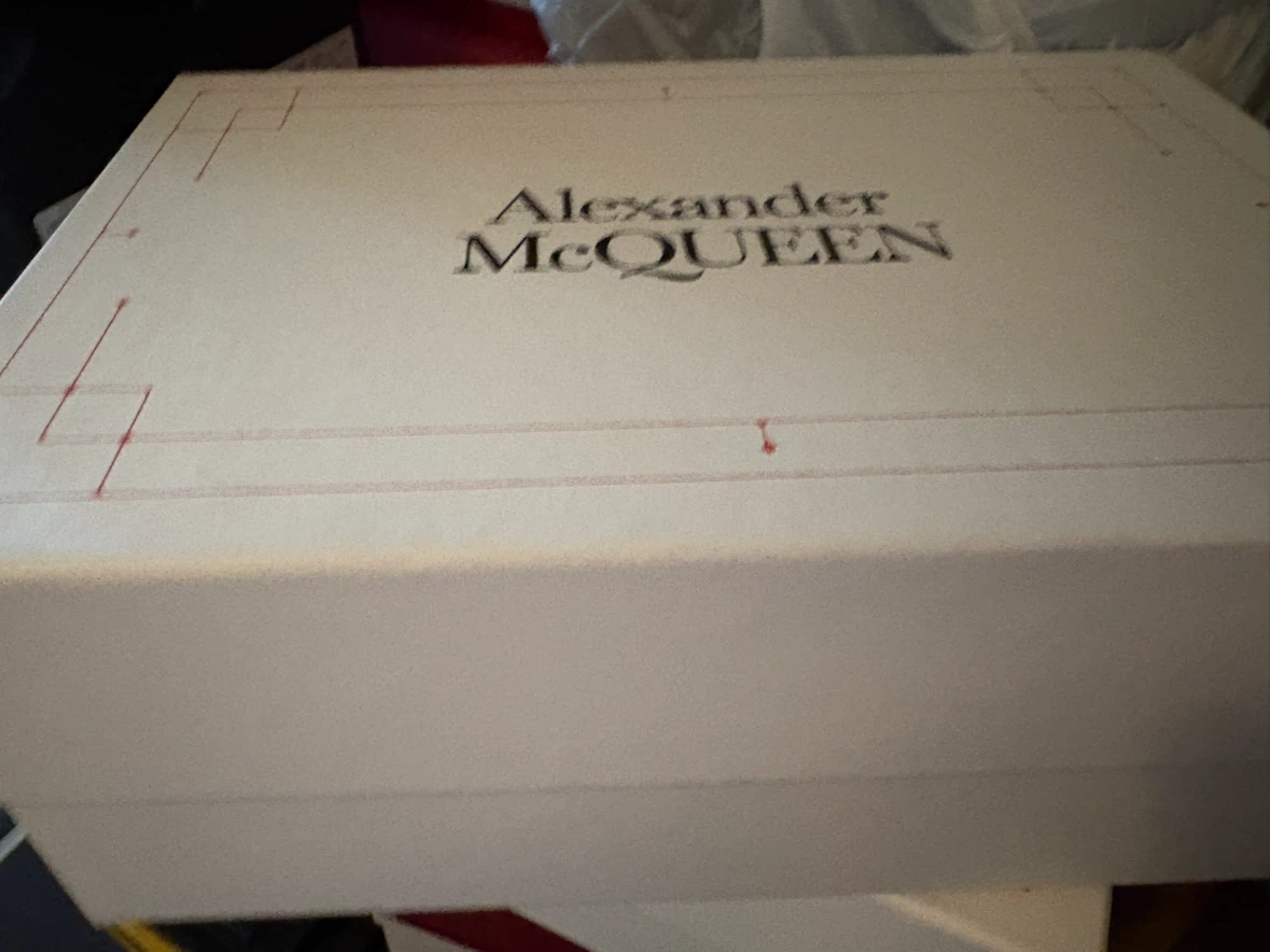 Brand new - Alexander McQueen Kids Sneakers Size 26 - photo 4