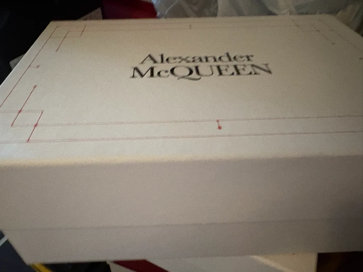 Brand new - Alexander McQueen Kids Sneakers Size 26 - photo 4