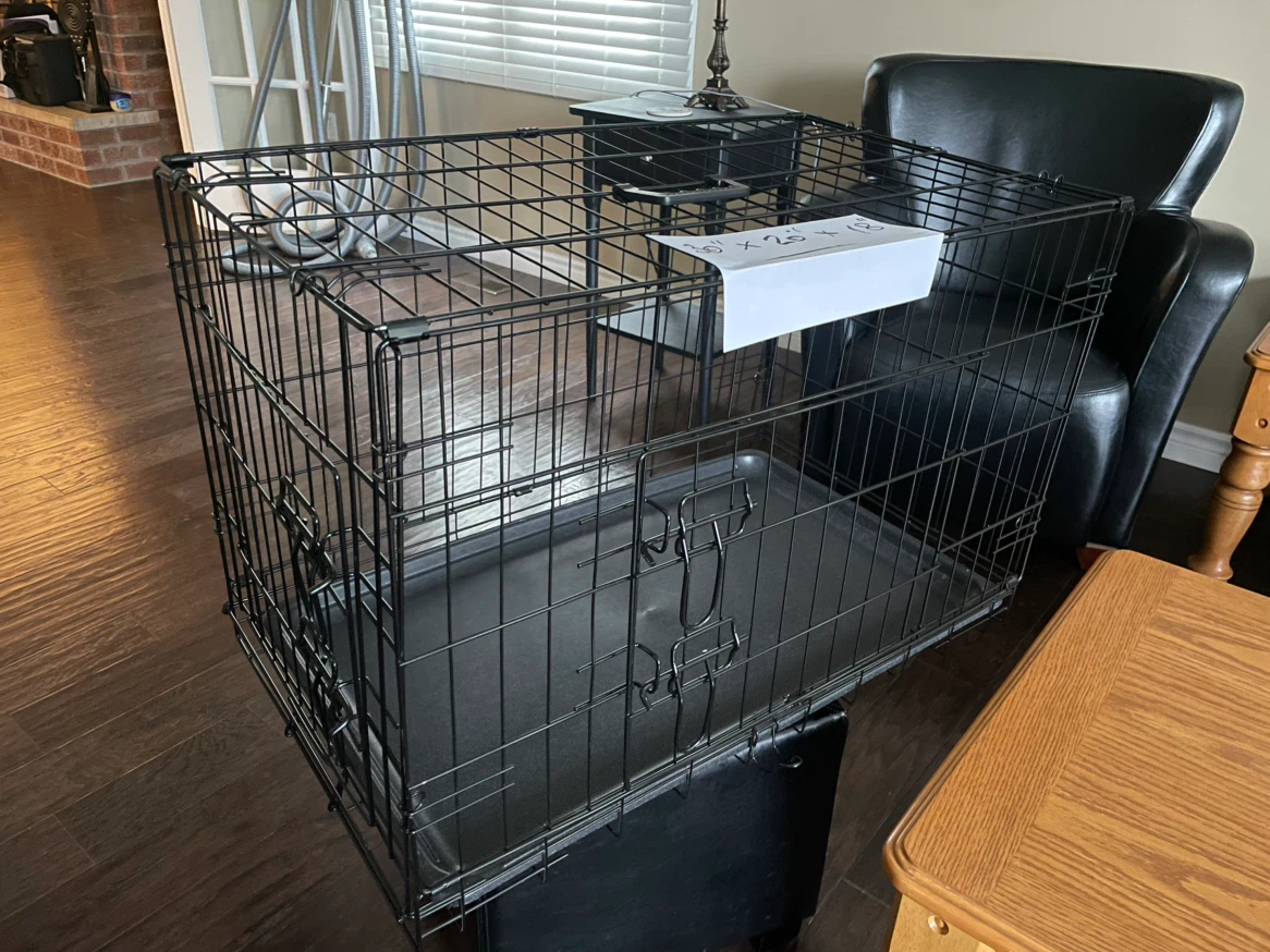 Metal dog crate