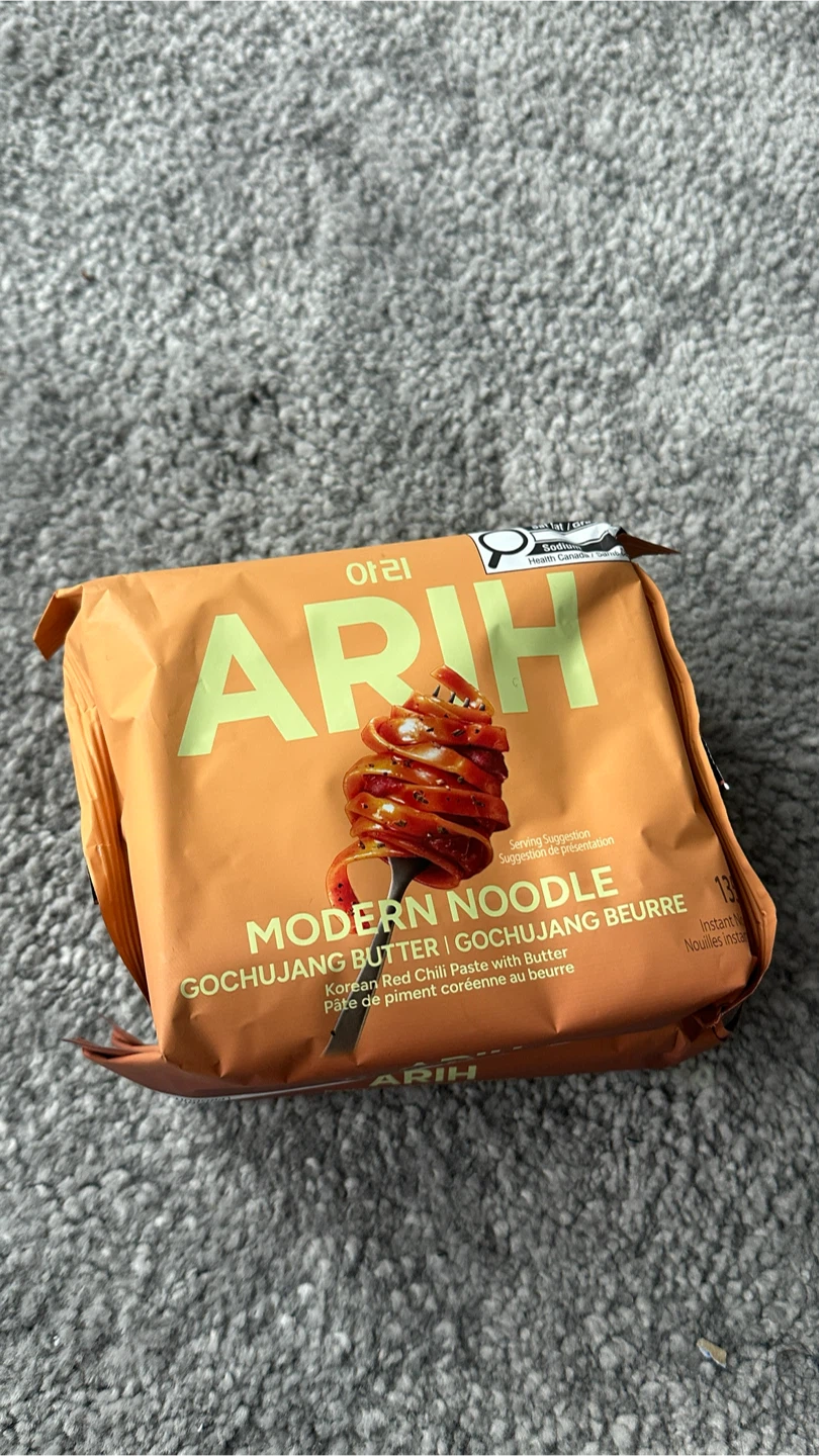 Korean Ramen, cookies & chocolates from ENG/USA #freecycle - photo 3