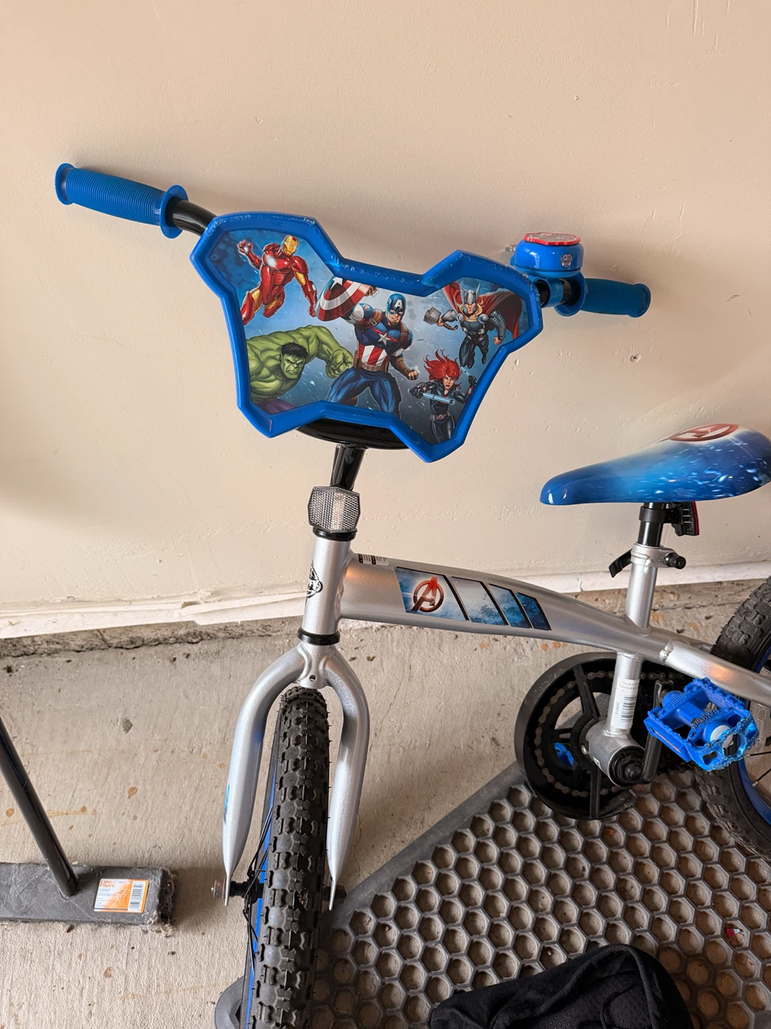 Marvel Avengers Kids Bicycle - photo 2