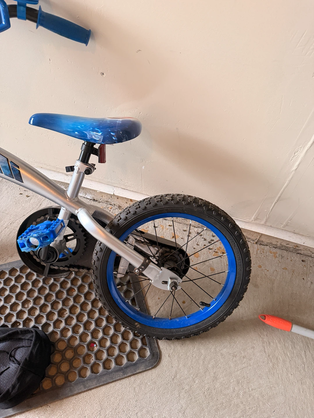 Marvel Avengers Kids Bicycle - photo 3