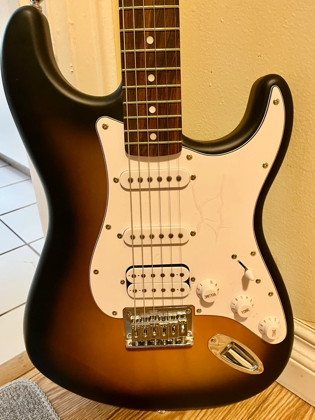 Squier by Fender Stratocaster Electric Guitar - photo 2