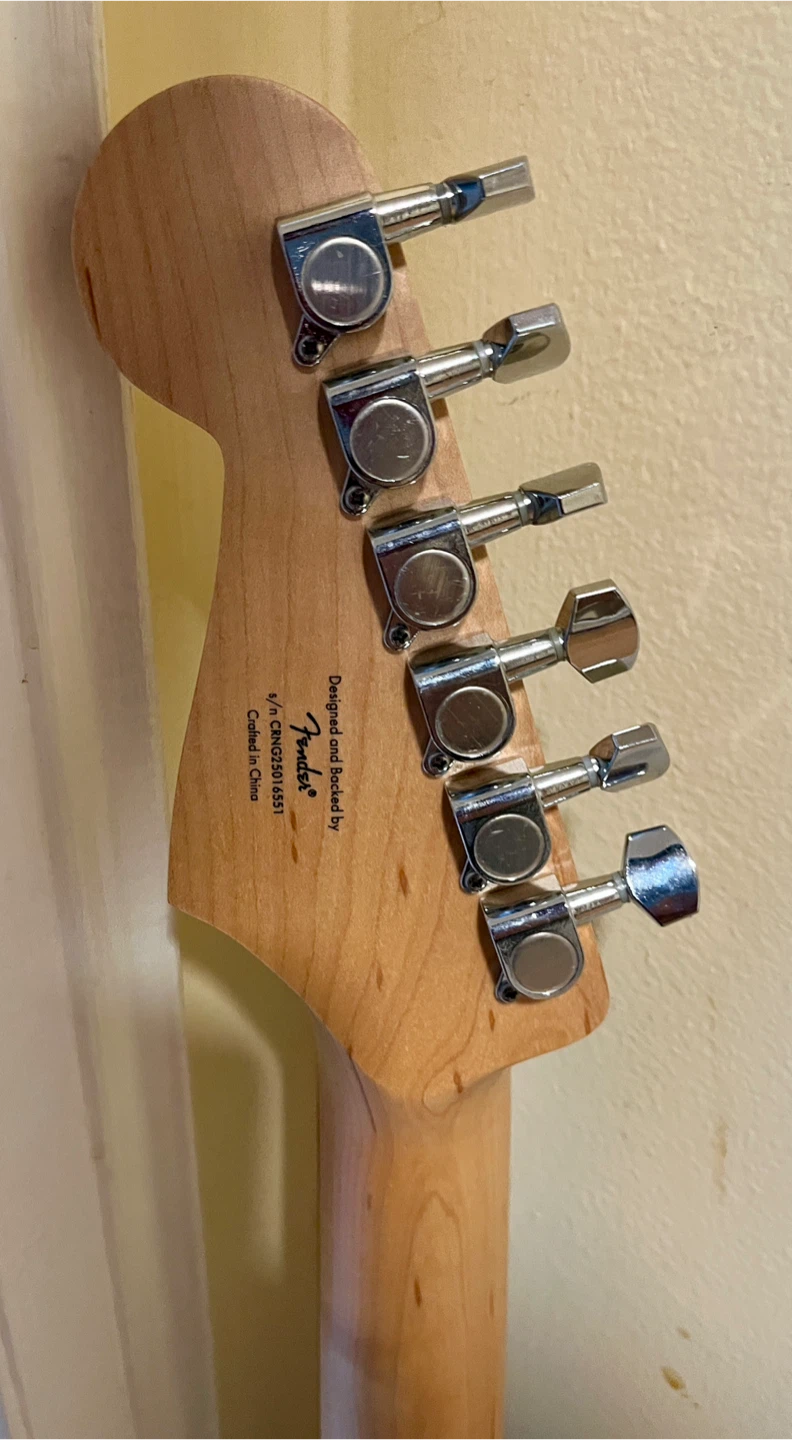 Squier by Fender Stratocaster Electric Guitar - photo 4