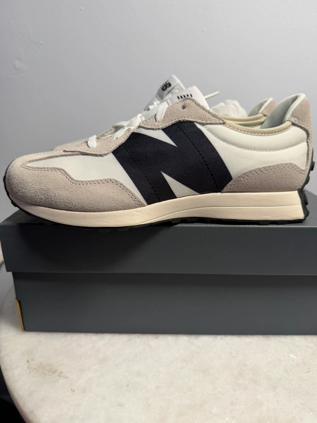 New Balance 327 GS327FE Sneakers y7/w8.5