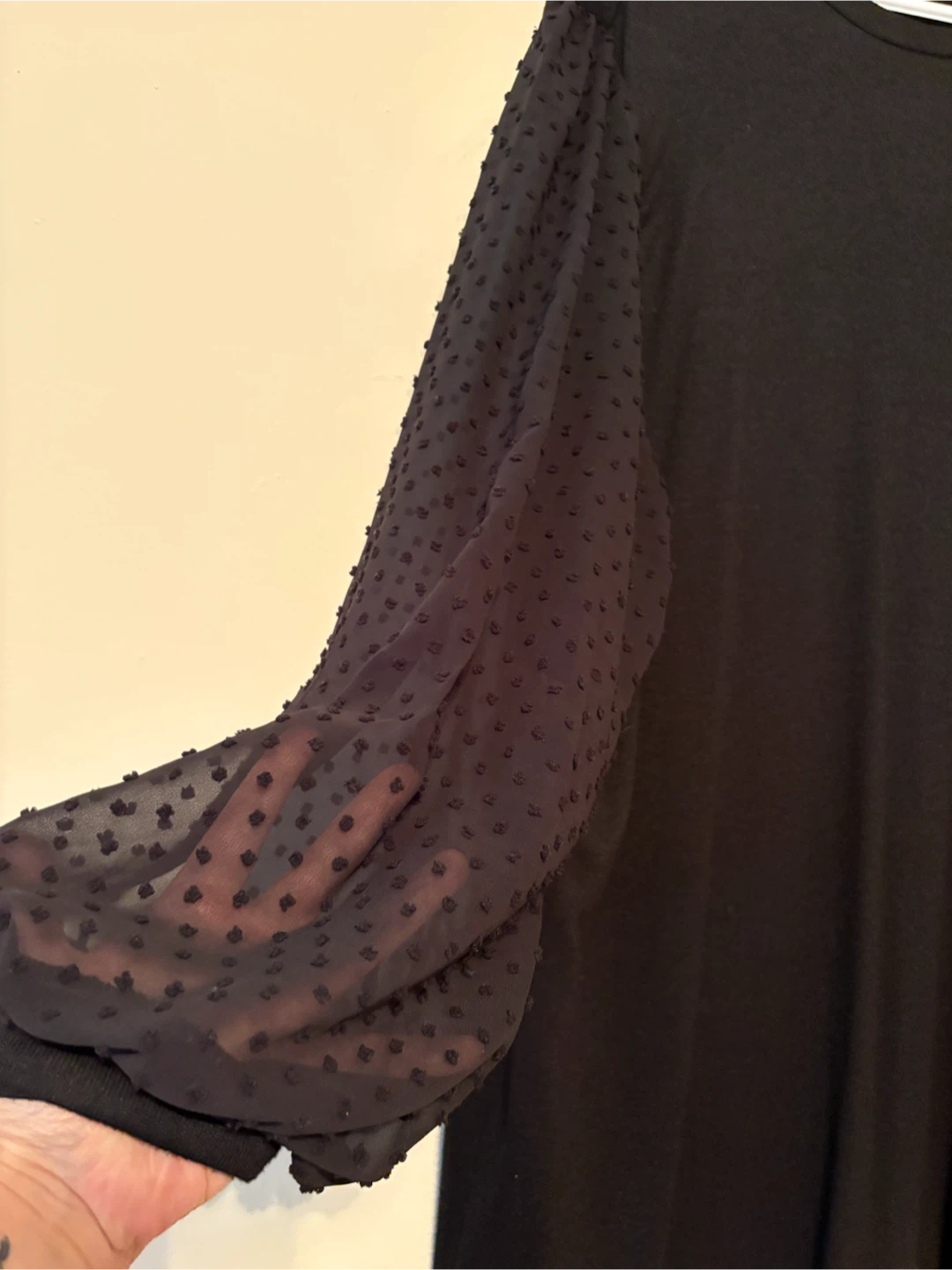 🏈 Black Long Sleeve Top with Textured Sleeves - photo 2