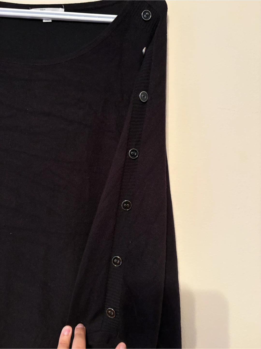 89th + Madison black sweater 🏈 - photo 2