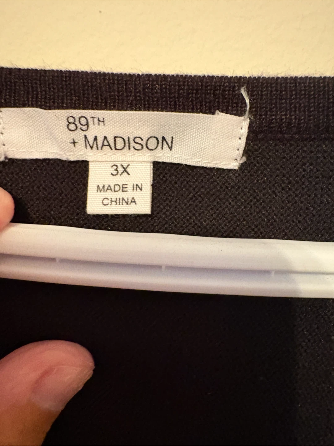 89th + Madison black sweater 🏈 - photo 3