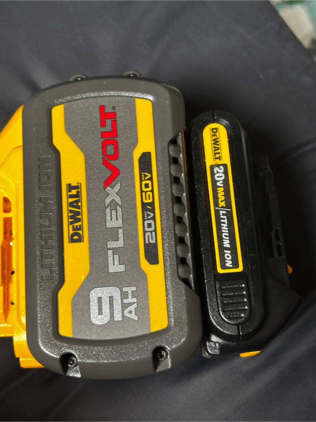DEWALT FLEXVOLT 9Ah Battery and 1.5AH battery - photo 2