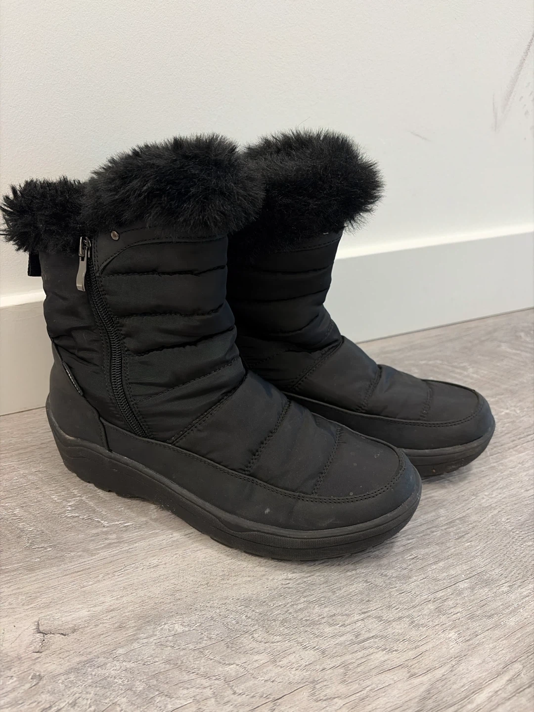 Black Women's Winter Boots Size 7