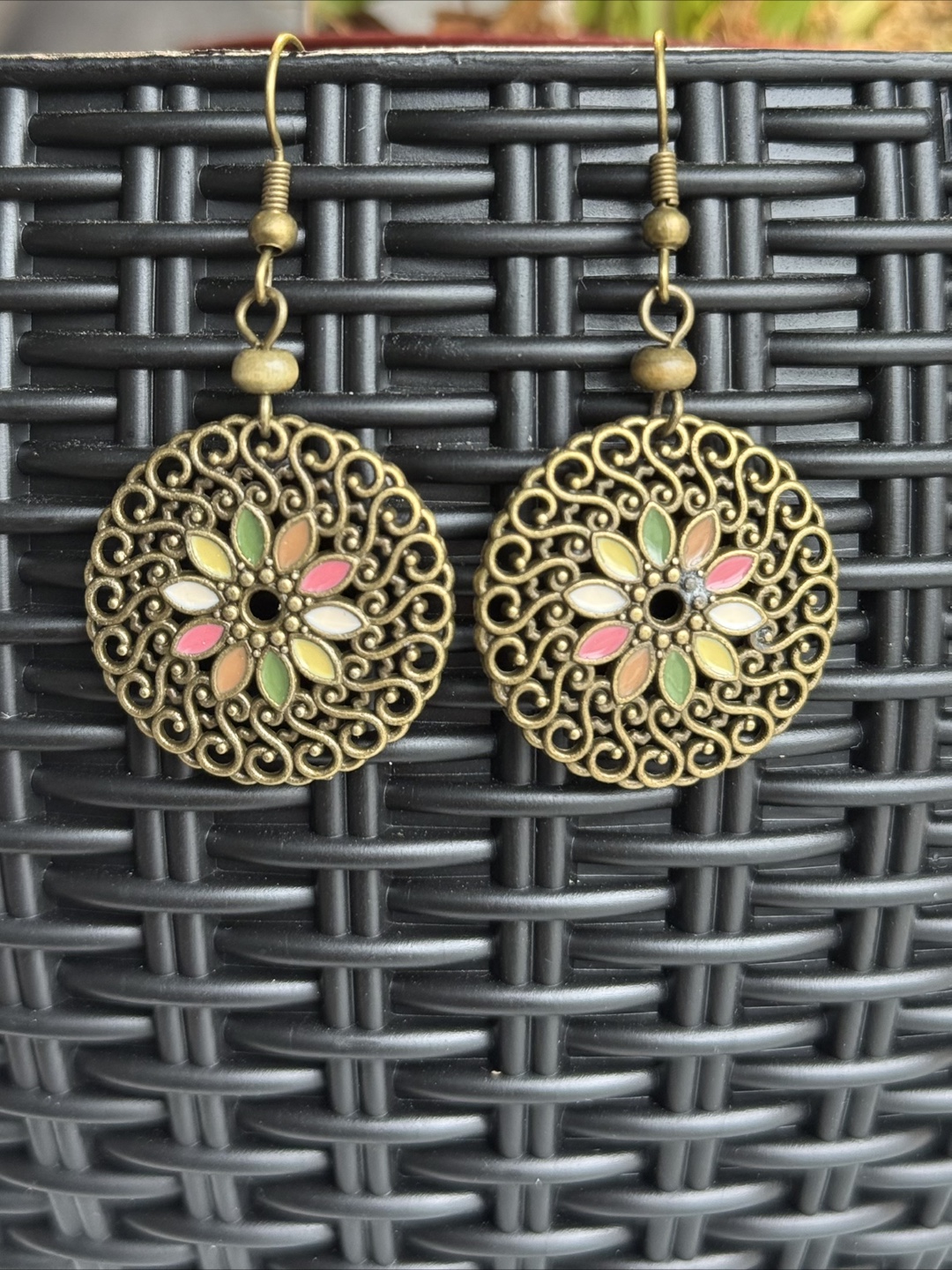 Vintage-Style Floral Filigree Drop Earrings 🌼 | NEW