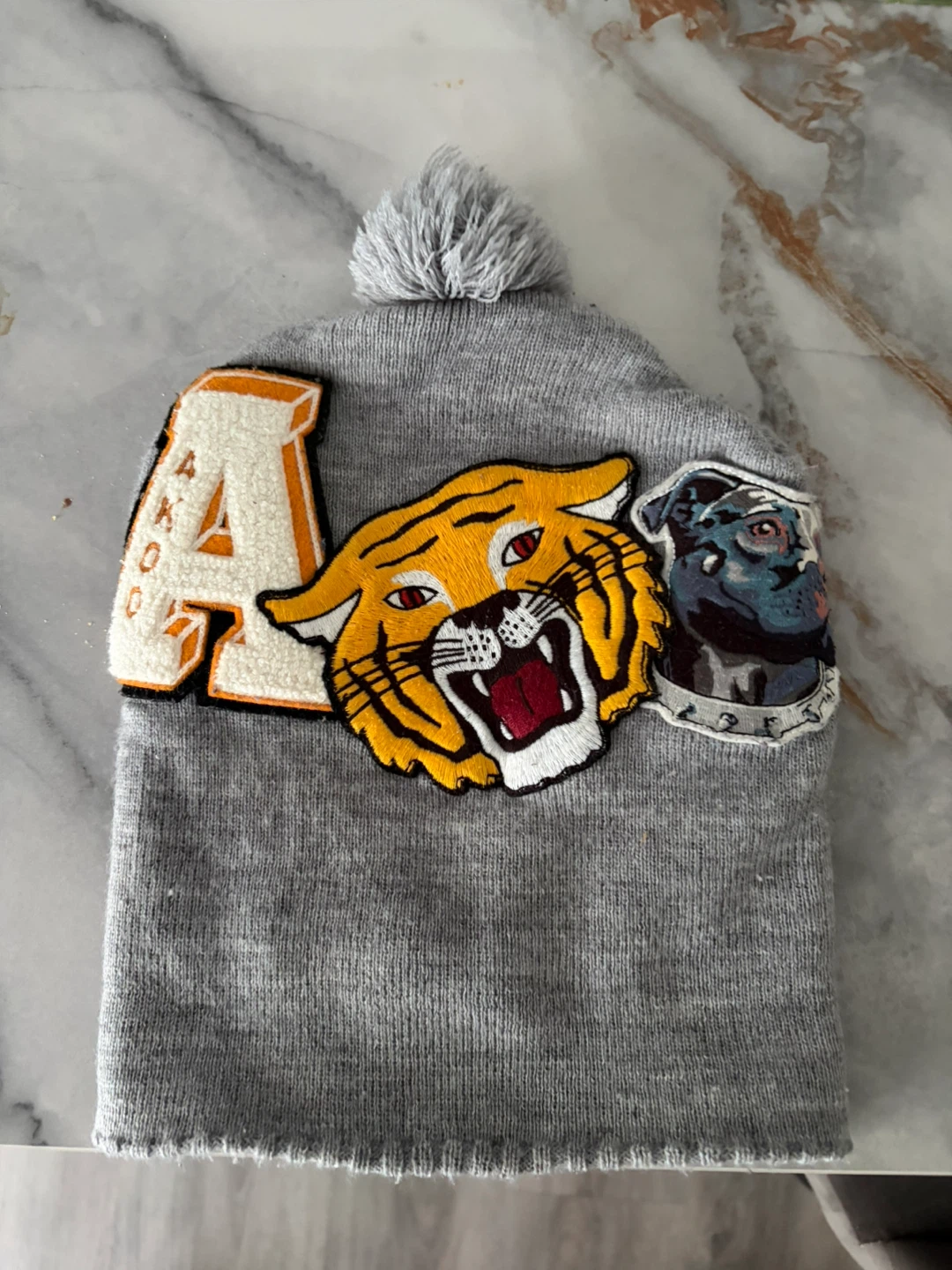 Vintage AKOO chenille patch beanie dog and tiger