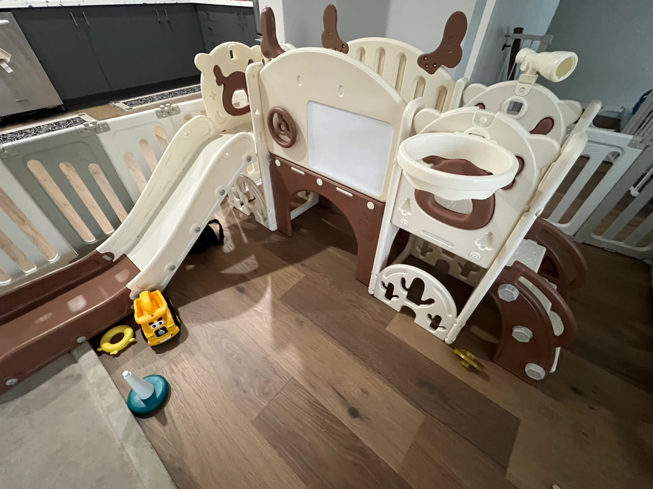 Kids indoor activity play centre with slide
