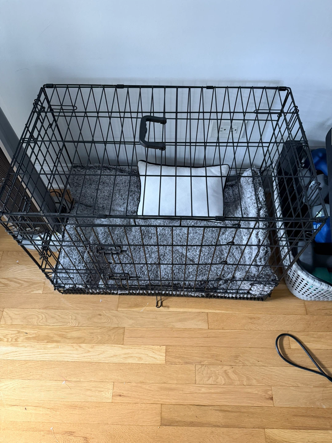 Collapsible Metal Dog Crate with Bedding - photo 2