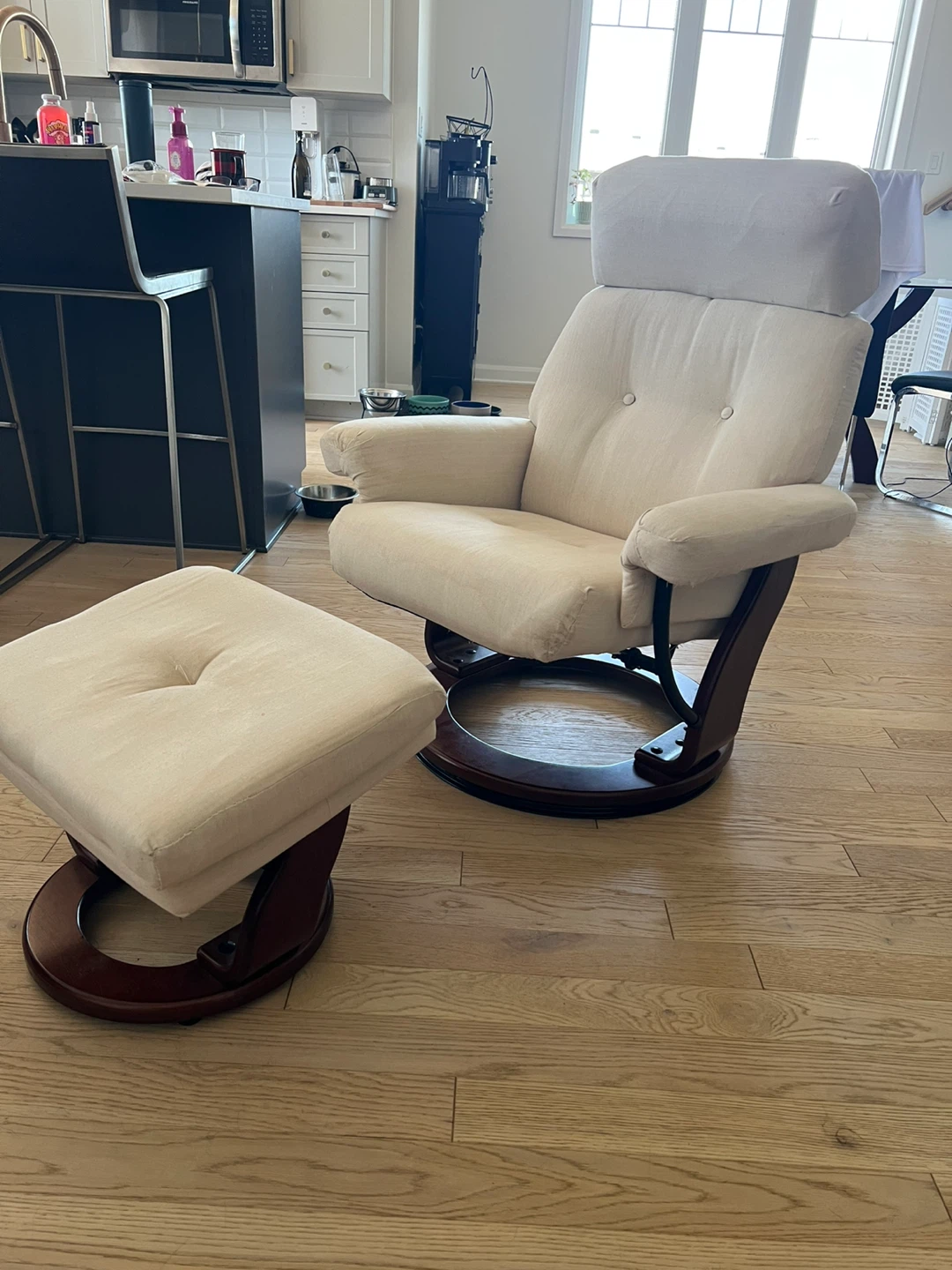 🏈 Beige Reclining Armchair with Ottoman - photo 2